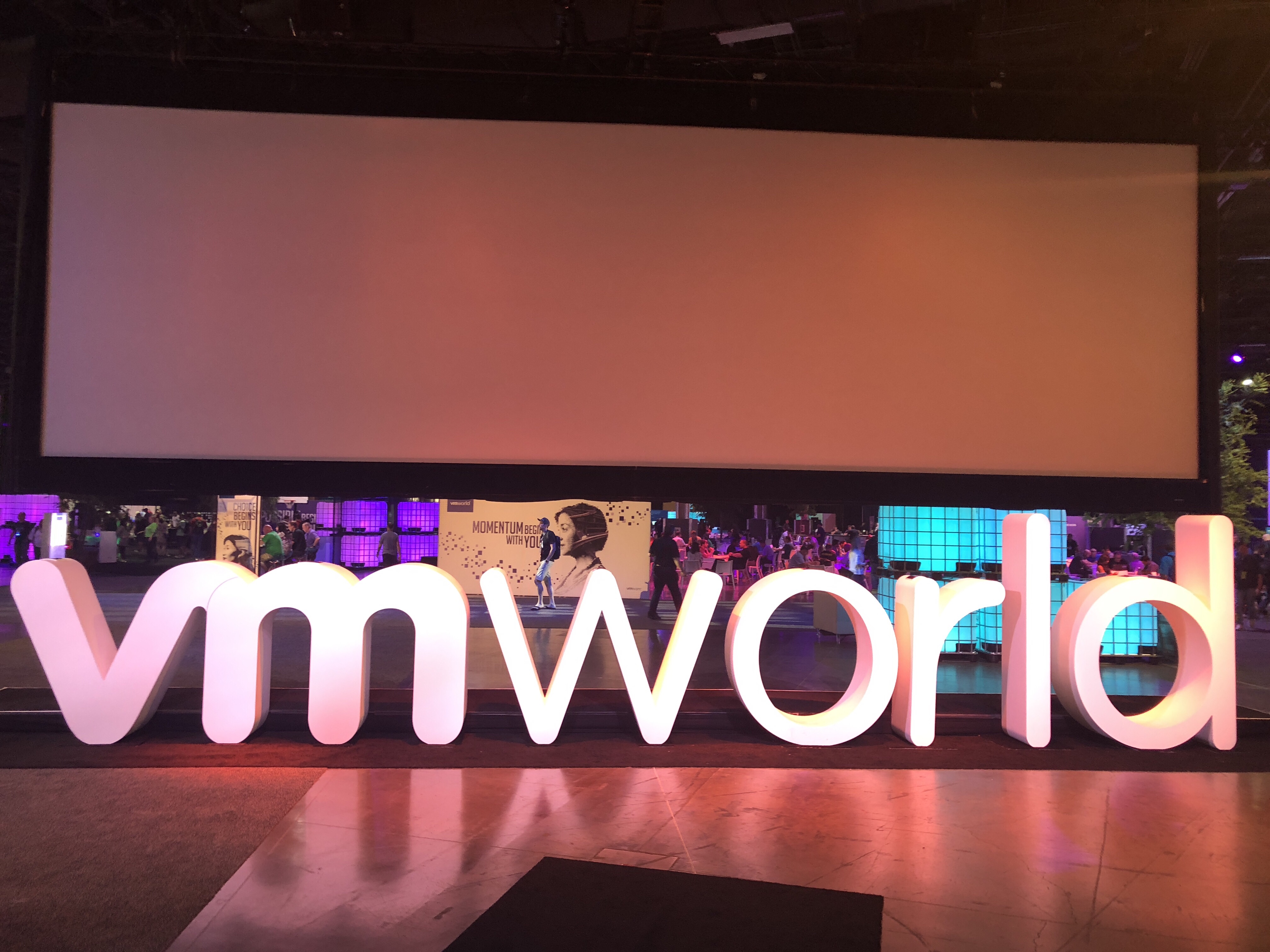 VMworld 2018 – Day 1 Recap – No Blinky Blinky
